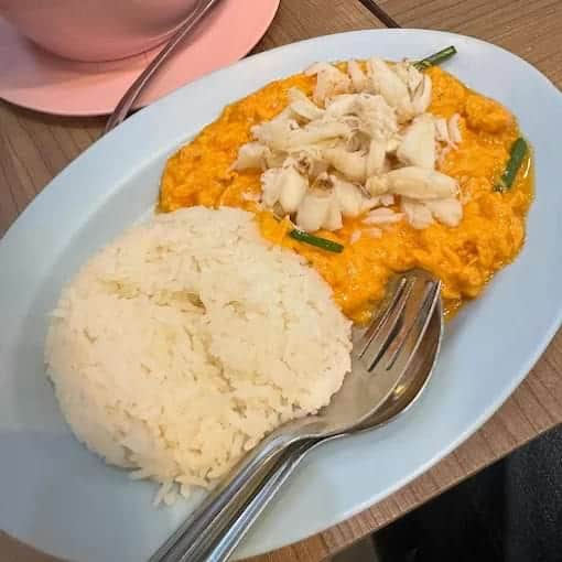 Rice with stir-fried crab curry