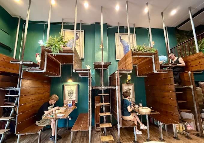 Lhong Tou Cafe at Yaowarat