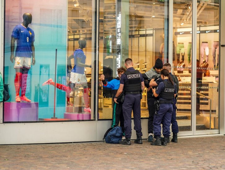 Paris Police Street Search