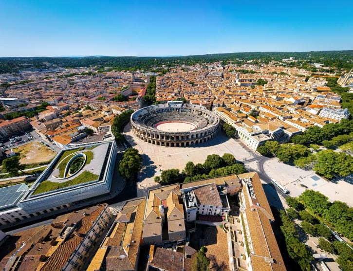 Nîmes