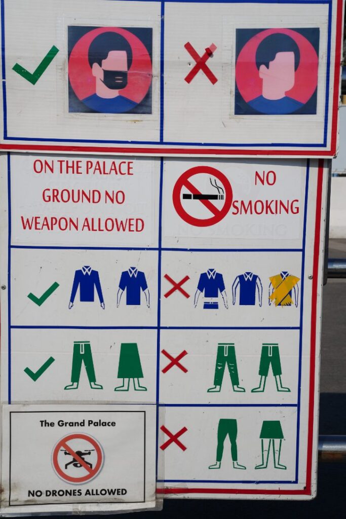 Grand Palace Dress Code Sign
