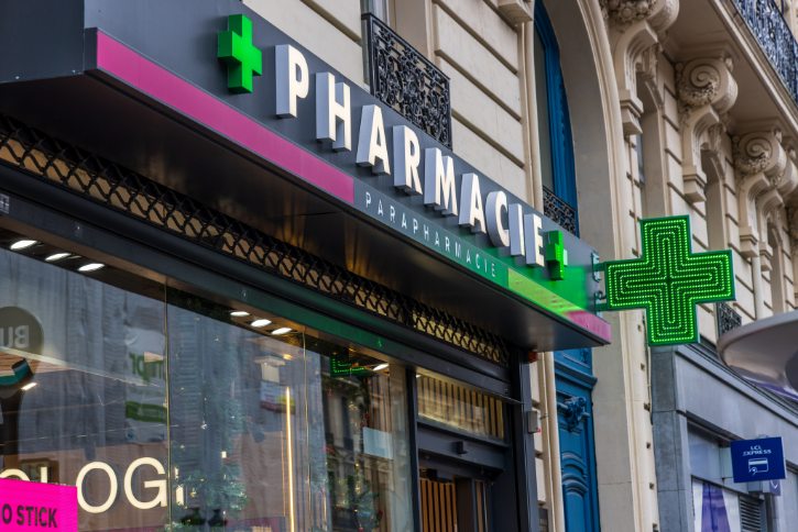 Paris Pharmacy Sign