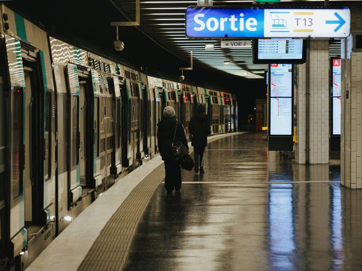 Paris Metro Sortie Exit Sign