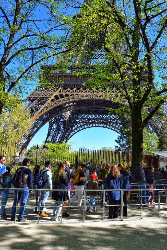 Queue Up at Eiffel Tower