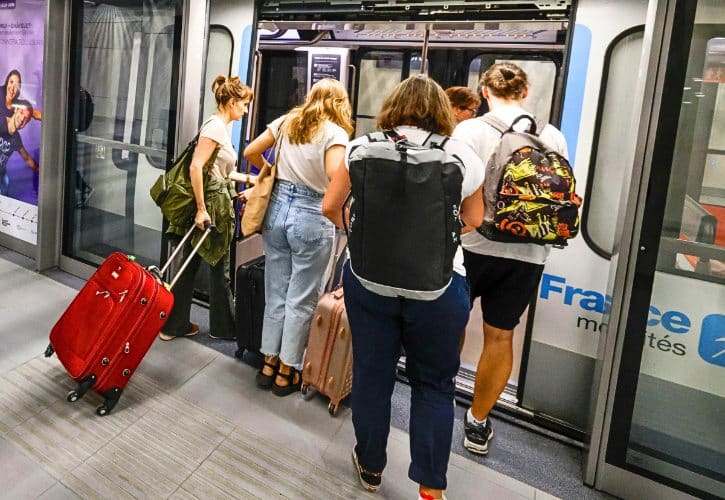 Taking Trains in Paris