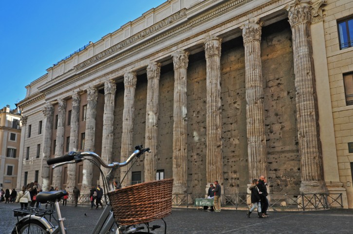 Piazza di Pietra