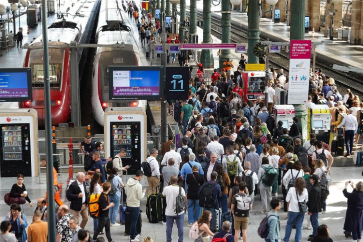 Trains at Gare de Nord Paris